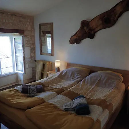 La Miramboise, Et Table D Hôtes Couette-café 3*