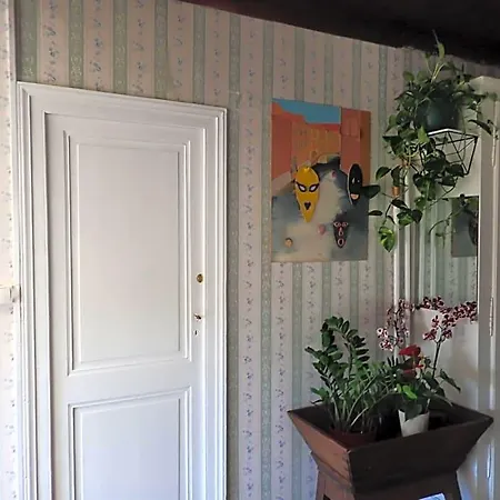 Bed & Breakfast La Miramboise, Et Table D Hotes 3*