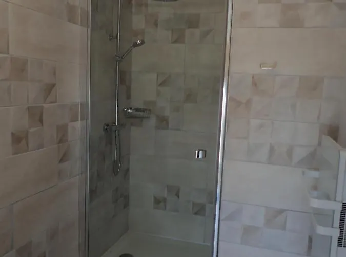 La Miramboise, Et Table D Hotes