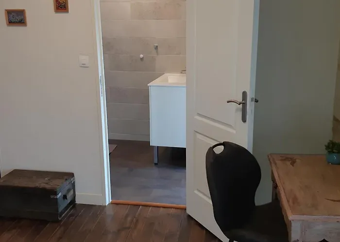 La Miramboise, Et Table D Hotes Bed and breakfast