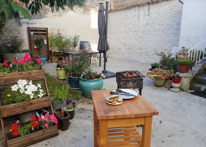 Bed and breakfast La Miramboise, Et Table D Hotes 3*