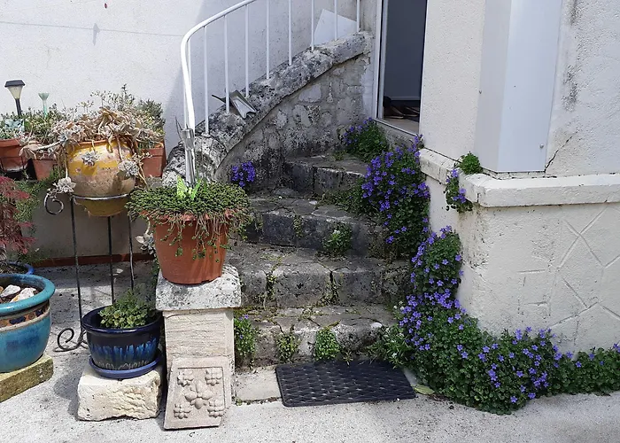 La Miramboise, Et Table D Hotes Bed and breakfast